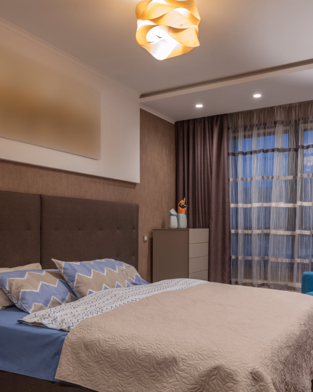 Featured image for Echo Show 5 or Echo Spot: Which for a Bedside