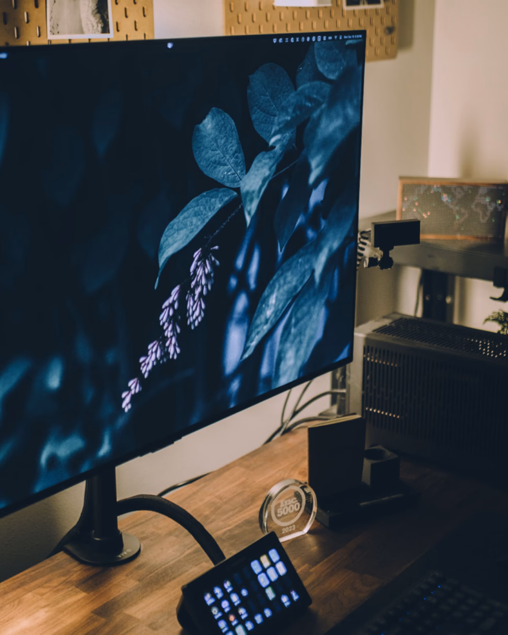 Featured image for Monitor Refresh Rate vs Response Time: What Matters